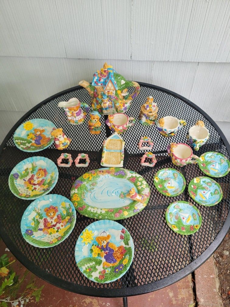 Teddy Bear 23 Piece Children's Tea Set Vintage 1996 Original Box Complete READ