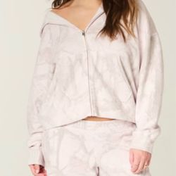 Oversized light pink camo zip up hollister