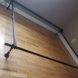 QUEEN SIZE METAL FRAME BED RAILS