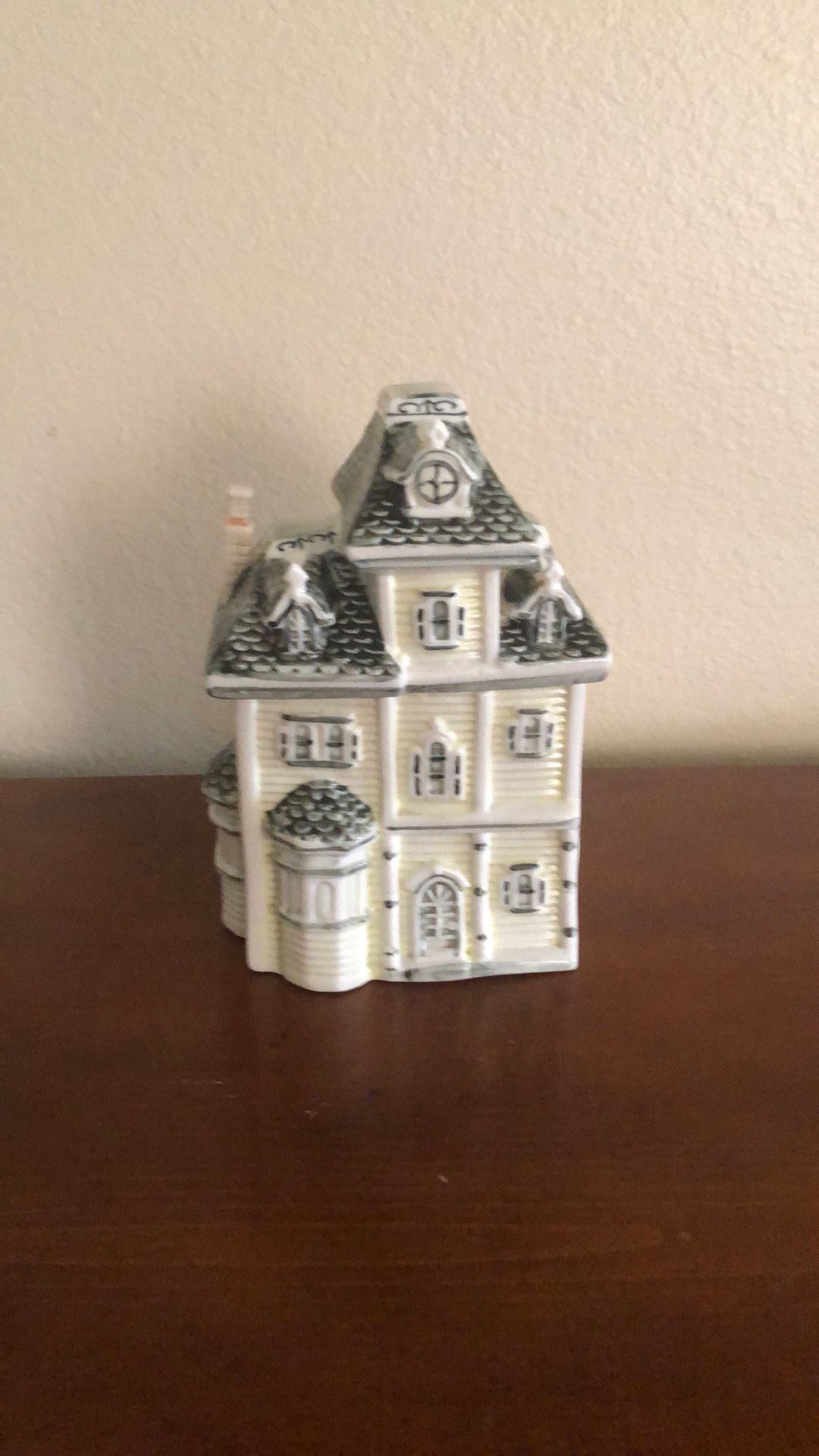 Ceramic Colonial House Cookie Jar