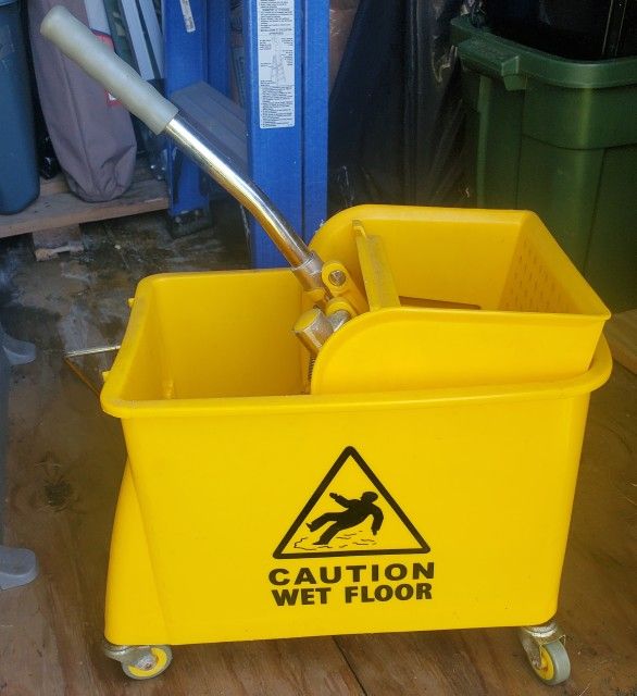 Mop Bucket/Wringer