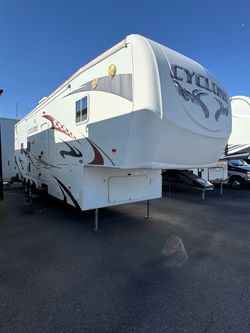 2008 Heartland Cyclone 3210