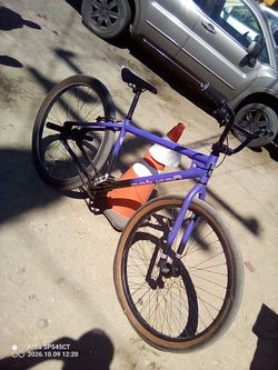 BMX fixie bike 29"  Saturn 9 thrustrt bmx