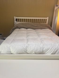 Queen size bed with mattress