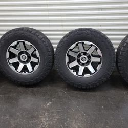 17 Inch Toyota OEM 4runner Rims. Great All Season Tires 265/70p/17 KO2