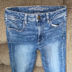 American Eagle Jeans (Size 6 Regular)