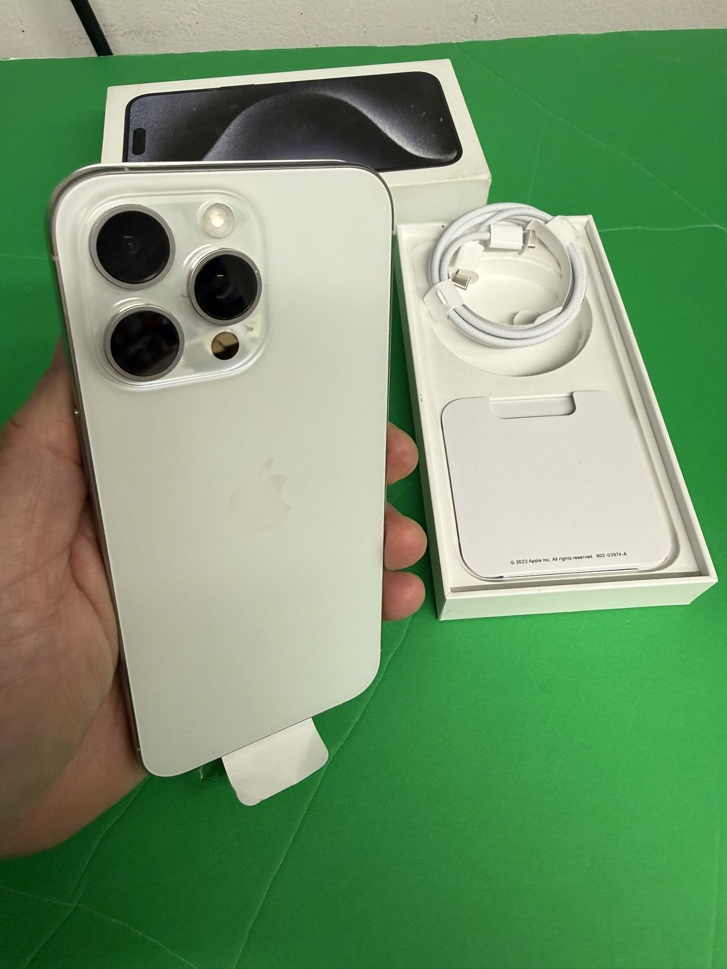 iPhone 15 Pro Max 256gb Factory Unlocked/ Liberado Para Cualquier Companias