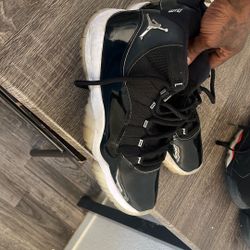 Jordan 11s 