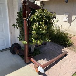 Towable Engine Hoist (Cherry Picker)