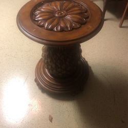 Tommy Bahama Table Base w/ 54” Round Tempered Glass Top