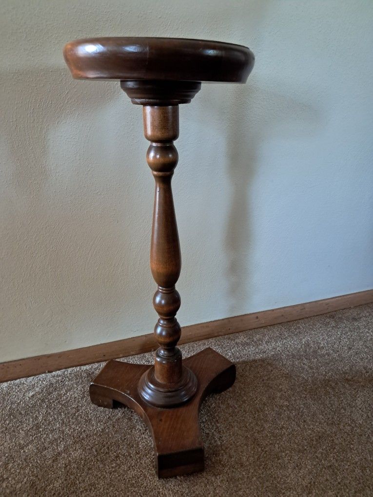 Pedestal Plant Stand