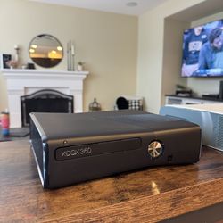 XBOX 360S Console and Power adapter