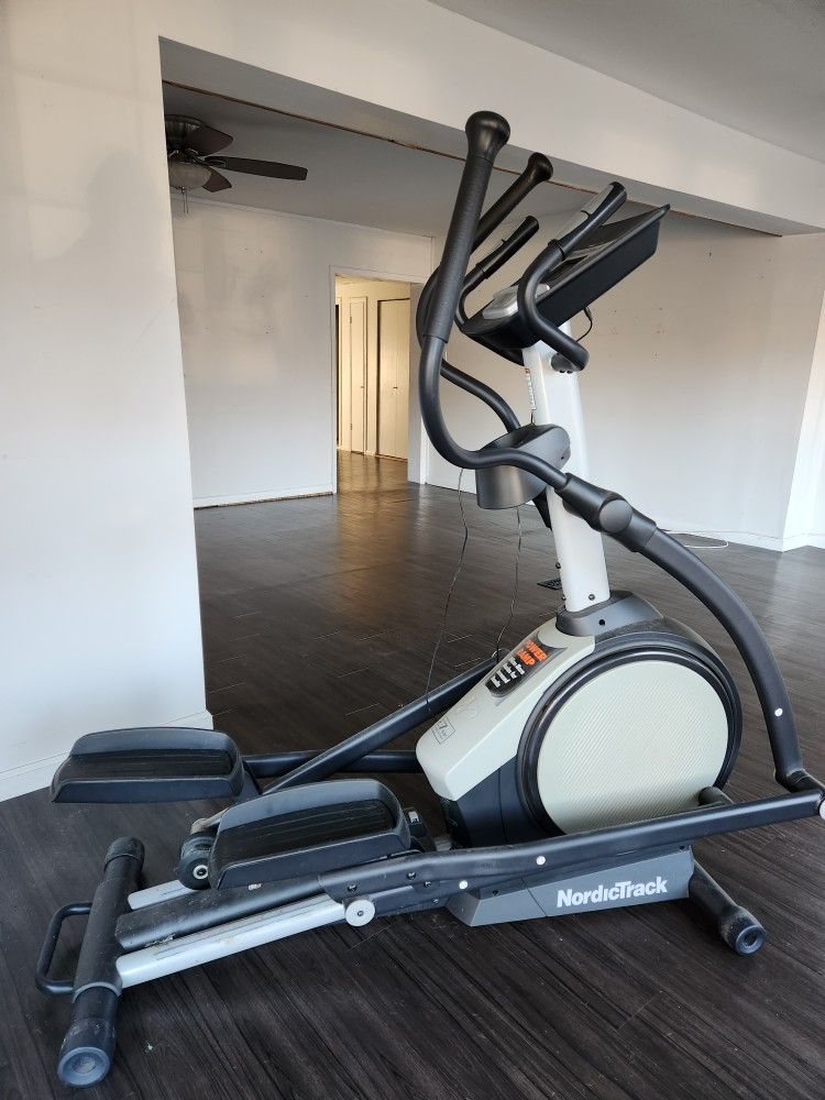 Nordic Track E7 Elliptical 