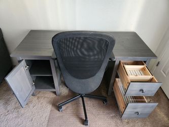 Gray Wodeen Desk and chair.