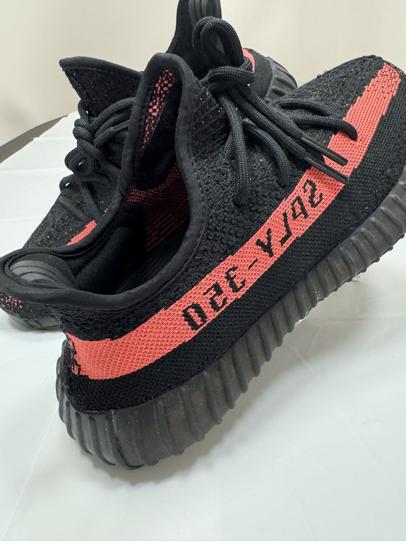 One-time Used - Adidas Yeezy Boost 350 V2 ‘Red’
