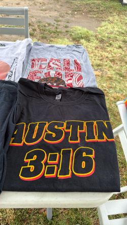 Playeras de hombre size LYXL buenas condiciones uso normal 32 piezas por $30. Todas