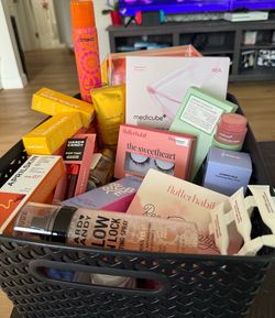 BRAND NEW Beauty, Skincare, and Haircare essentials. MSG for pricing:)