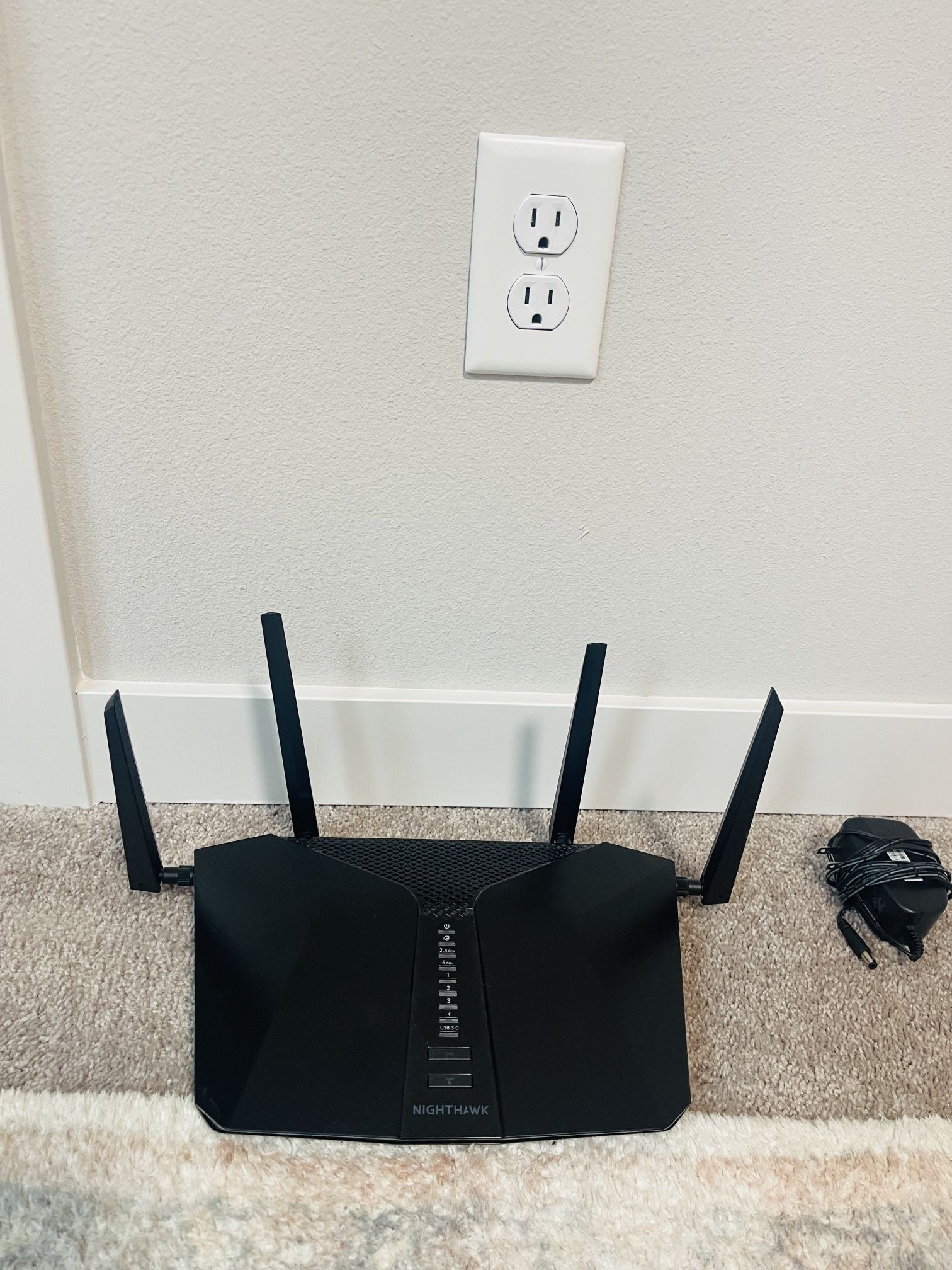 Nighthawk Ax6 AX4300 6-stream WiFi Router