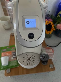 Keurig with bamboo k-cup stand