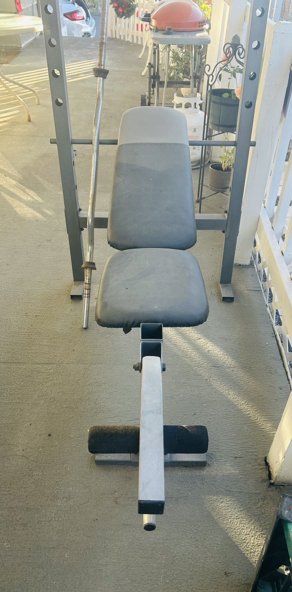 Bench And Two Sets Of Weights Only $30 Great For Workout.