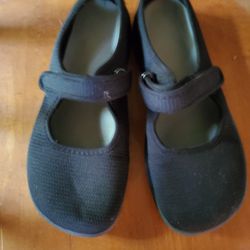 Shoes Lite Weight Size 8 1/2