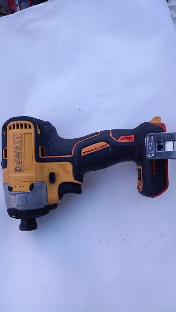DeWalt Compact Gun