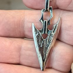 Double-sided Arrowhead Pendant Necklace