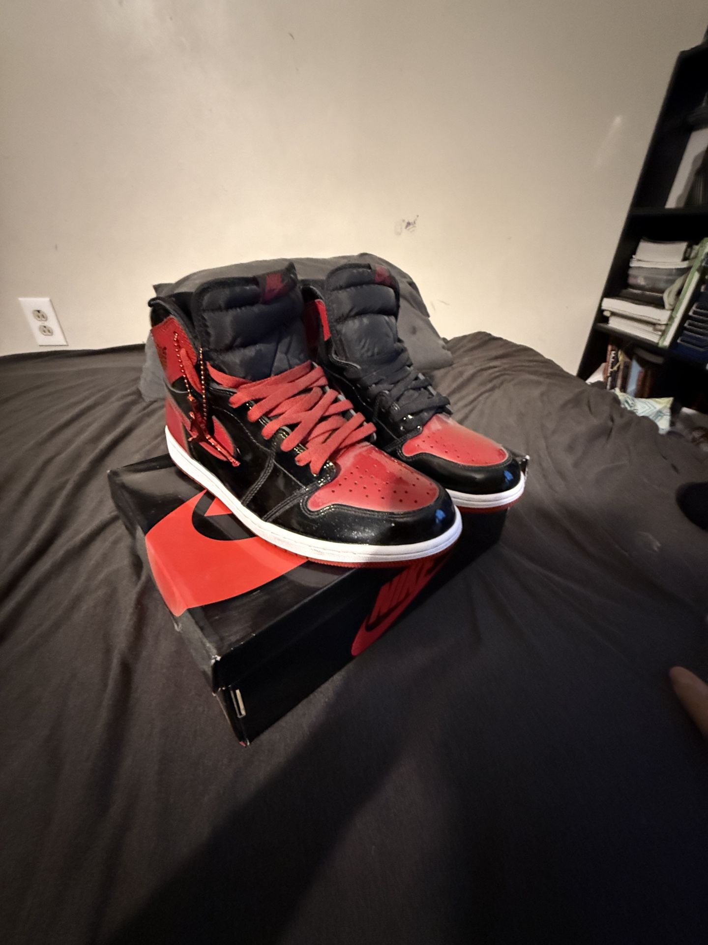 Air Jordan 1 Patent Bred