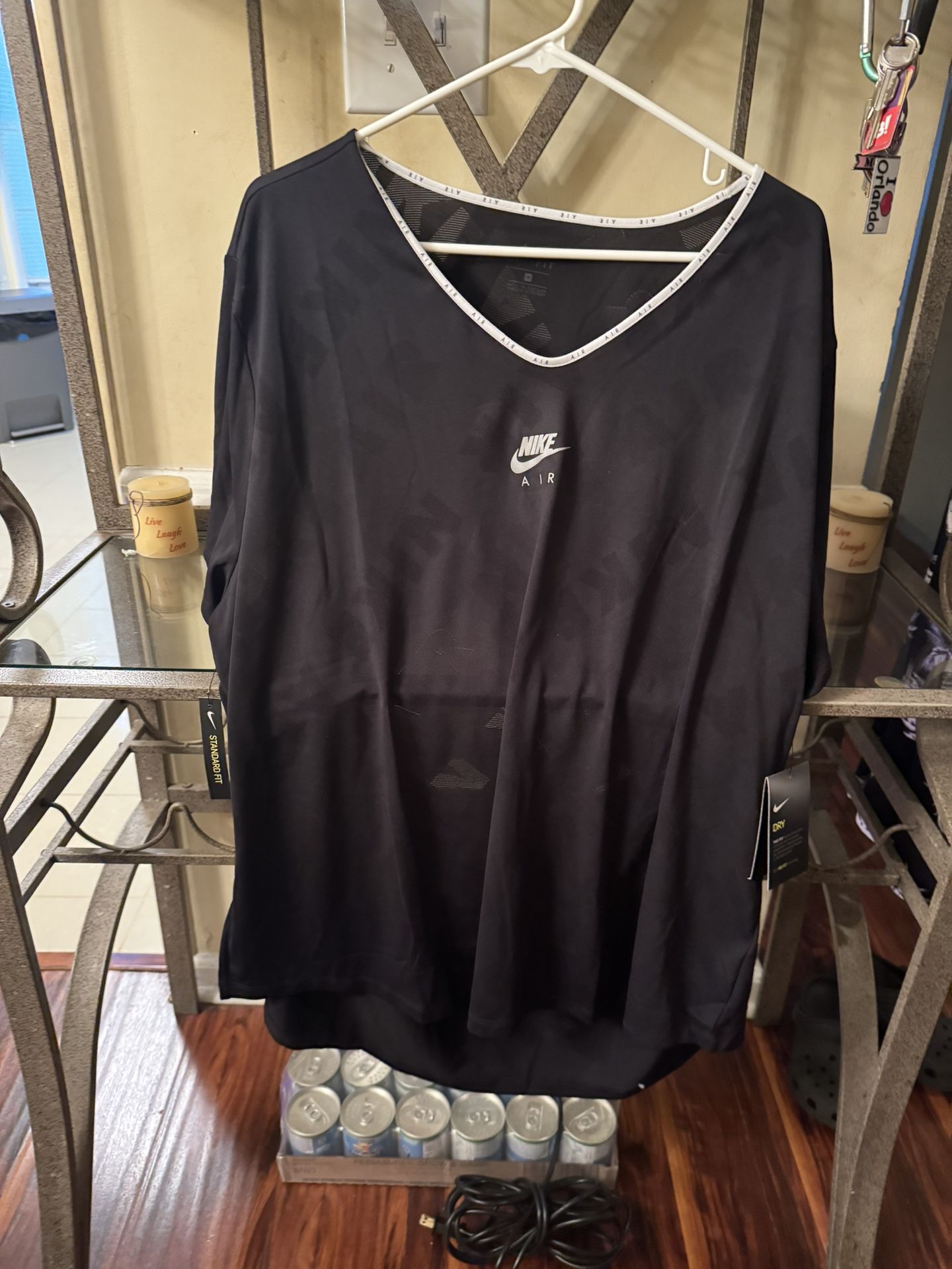 black short sleeve brand new nike shirt 