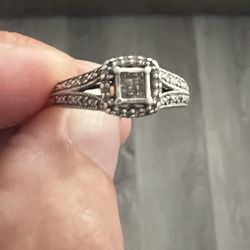 Women’s Engagement Ring