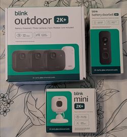 Blink 2k+ 4 Camera Bundle Doorbell Indoor/ Outdoor