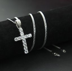 New 14 k white gold Cuban link chain and cross pendant