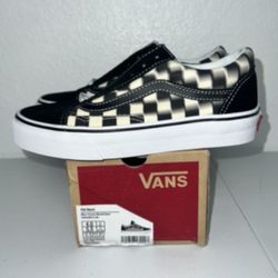 Black Friday Steal!! Brand New In Box Vans Blur Six E4 Youth 