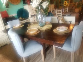 SUPER CUTE DINING SET AT PICKY PINCHERS 5912 54TH AVE N KENNETH CITY OPEN NOON TO 6PM FREE DELIVERY