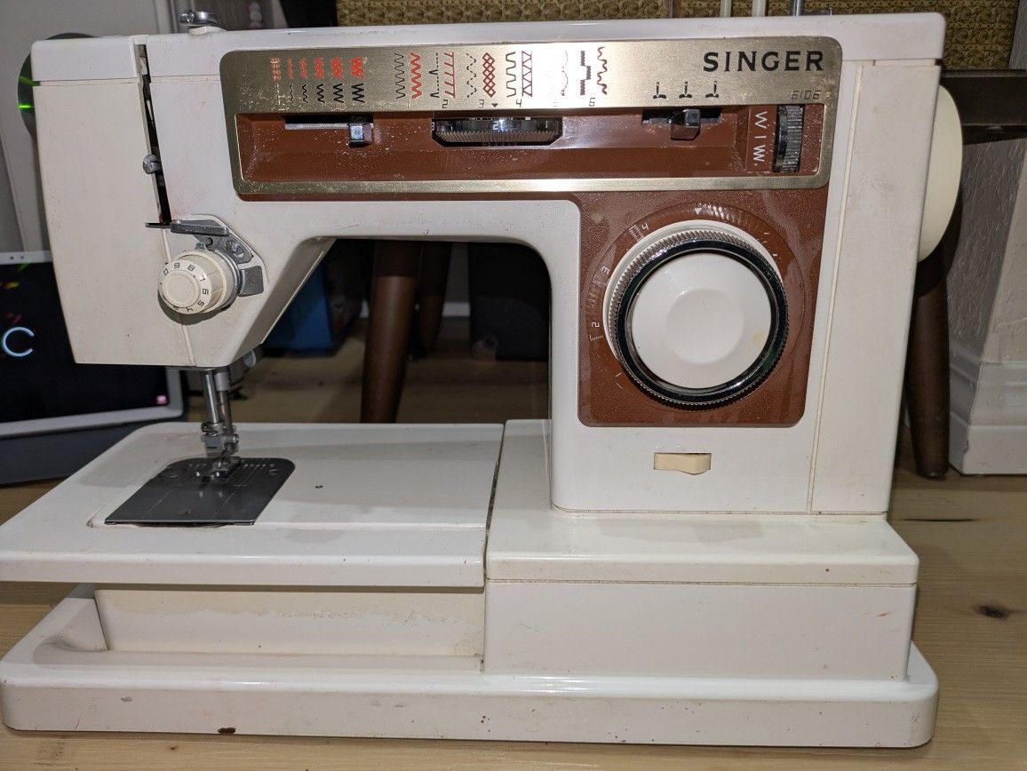 USED SEWING MACHINE PICK UP ONLY