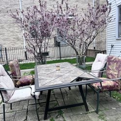 Table With 4 Chairs