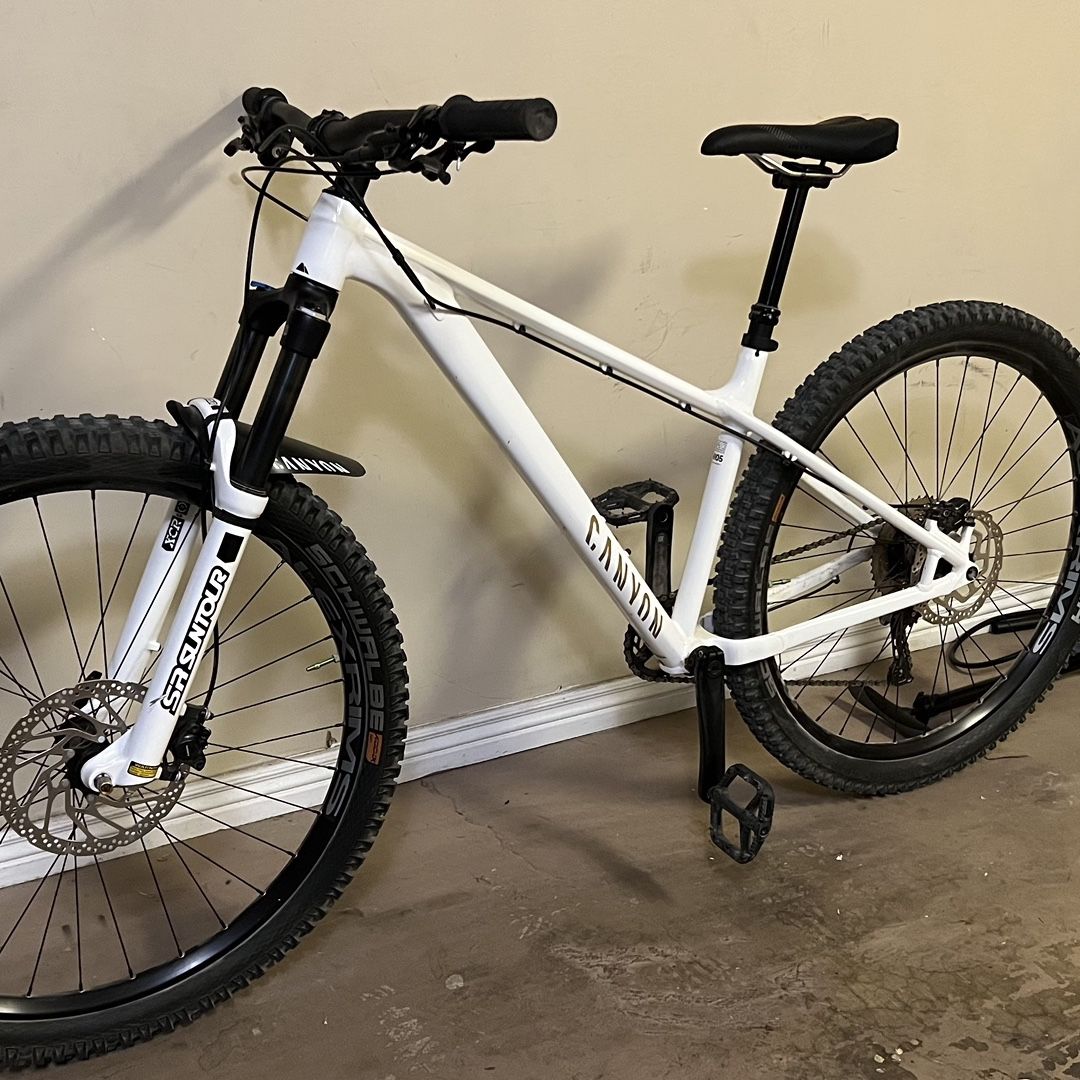 Canyon Stoic 2 ( Plus Upgrades) for Sale in Phoenix, AZ - OfferUp