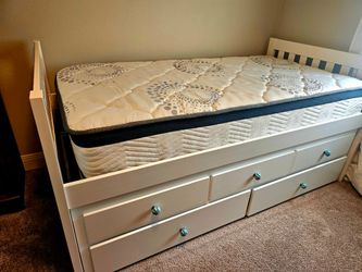 White Trundle Twin Bed/w Nightstand