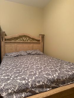 Guest bed/barely used Queen 👸🏼  size