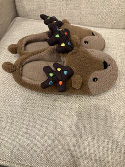 Kids Light Up Reindeer Slippers  6/7