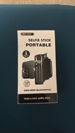 Portable selfie stick/quadripod stand