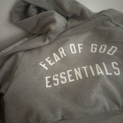 FEAR OF GOD • ESSENTIALS CROP HOODIE • SIZE M (WOMENS)