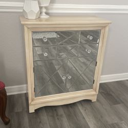 Accent Cabinet 