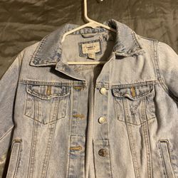 Forever 21 Women’s Distressed Denim Jacket 