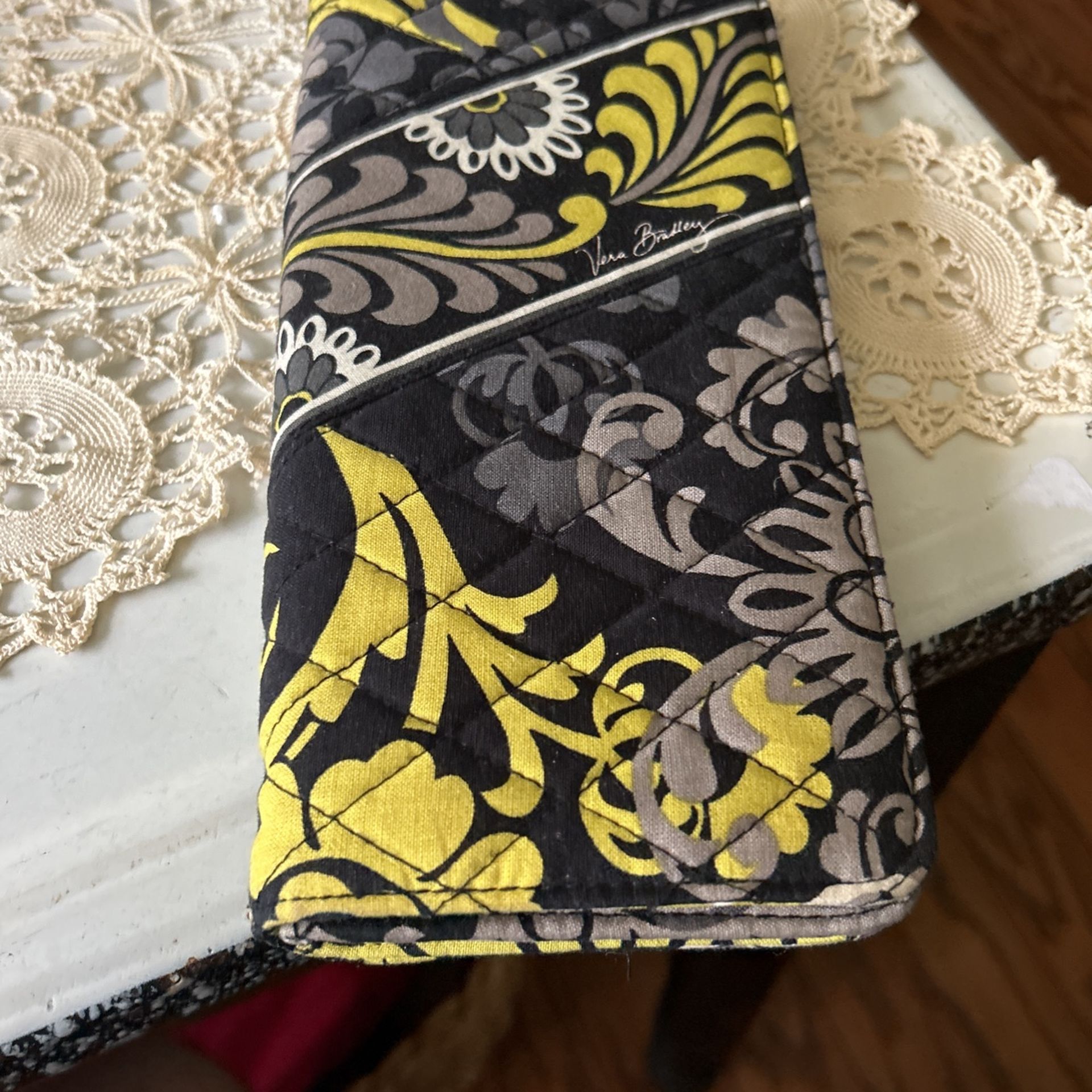 Vera Bradley wallet black and yellow Baroque Magnetic Closure
