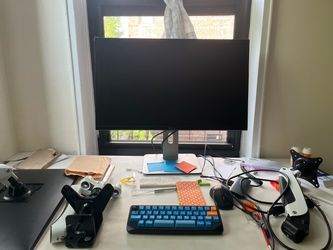 2 monitors (dell 2k, 27 inch)
