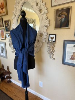NWTs Louis Vuitton Midnight Blue Scarf Shawl Throw 