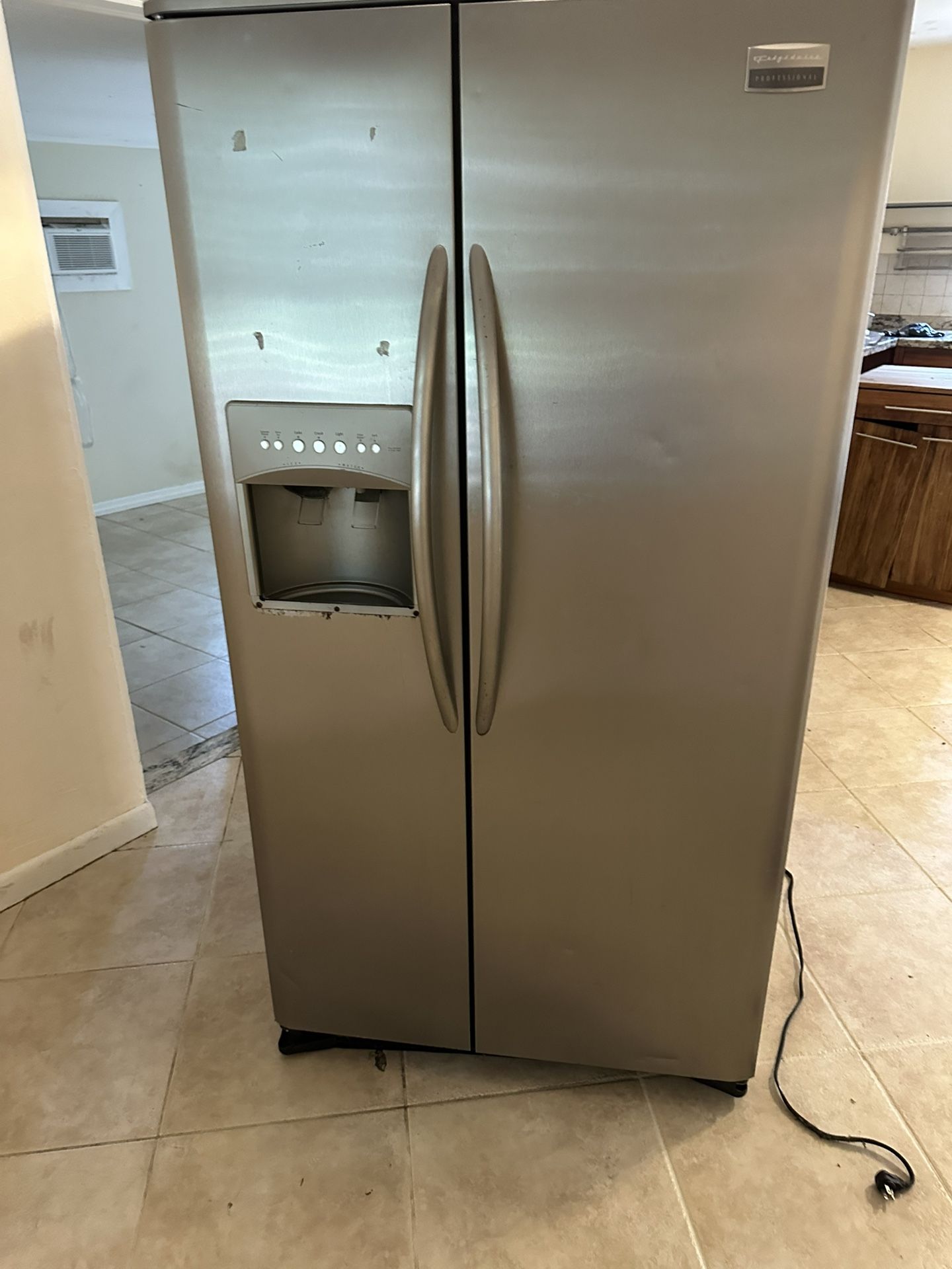 Frigidaire professional refrigerator 36 inches French doors