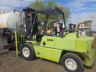 clark 10k lb diesel forklift
