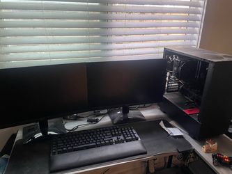 2 monitor pc with light up keyboard